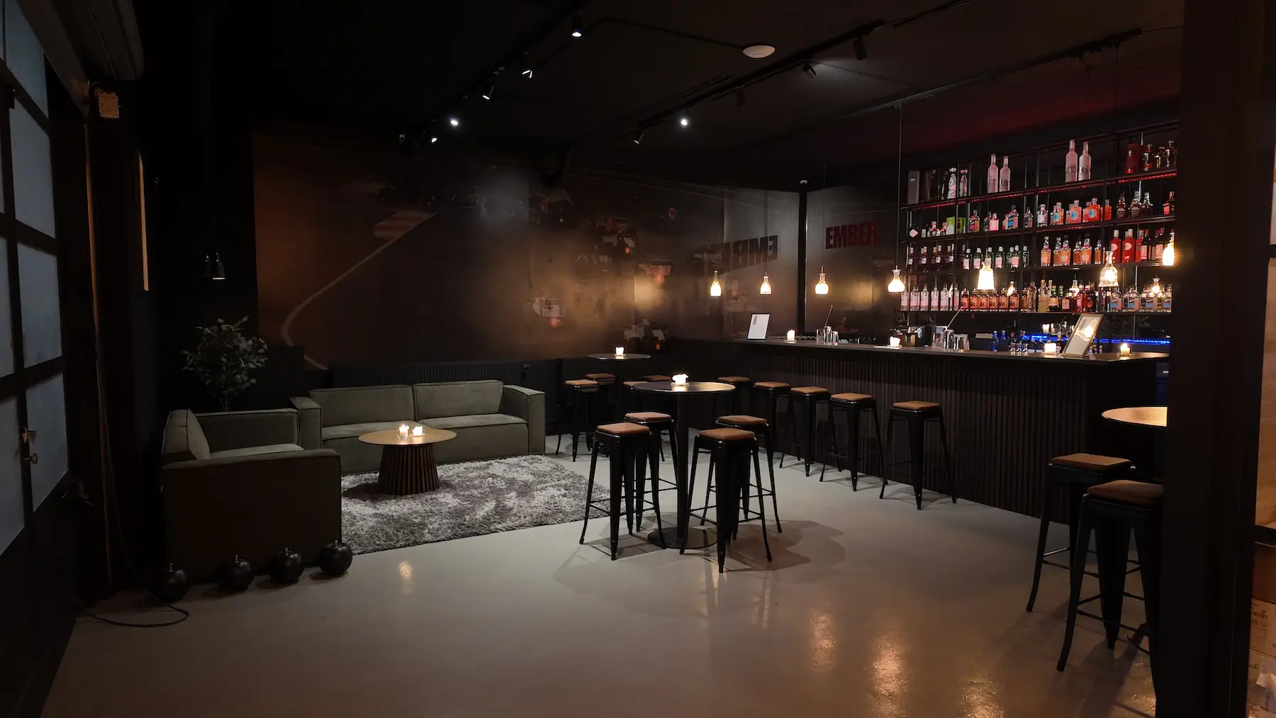 Cocktailbaren klar til cocktailkursus hos EMBER