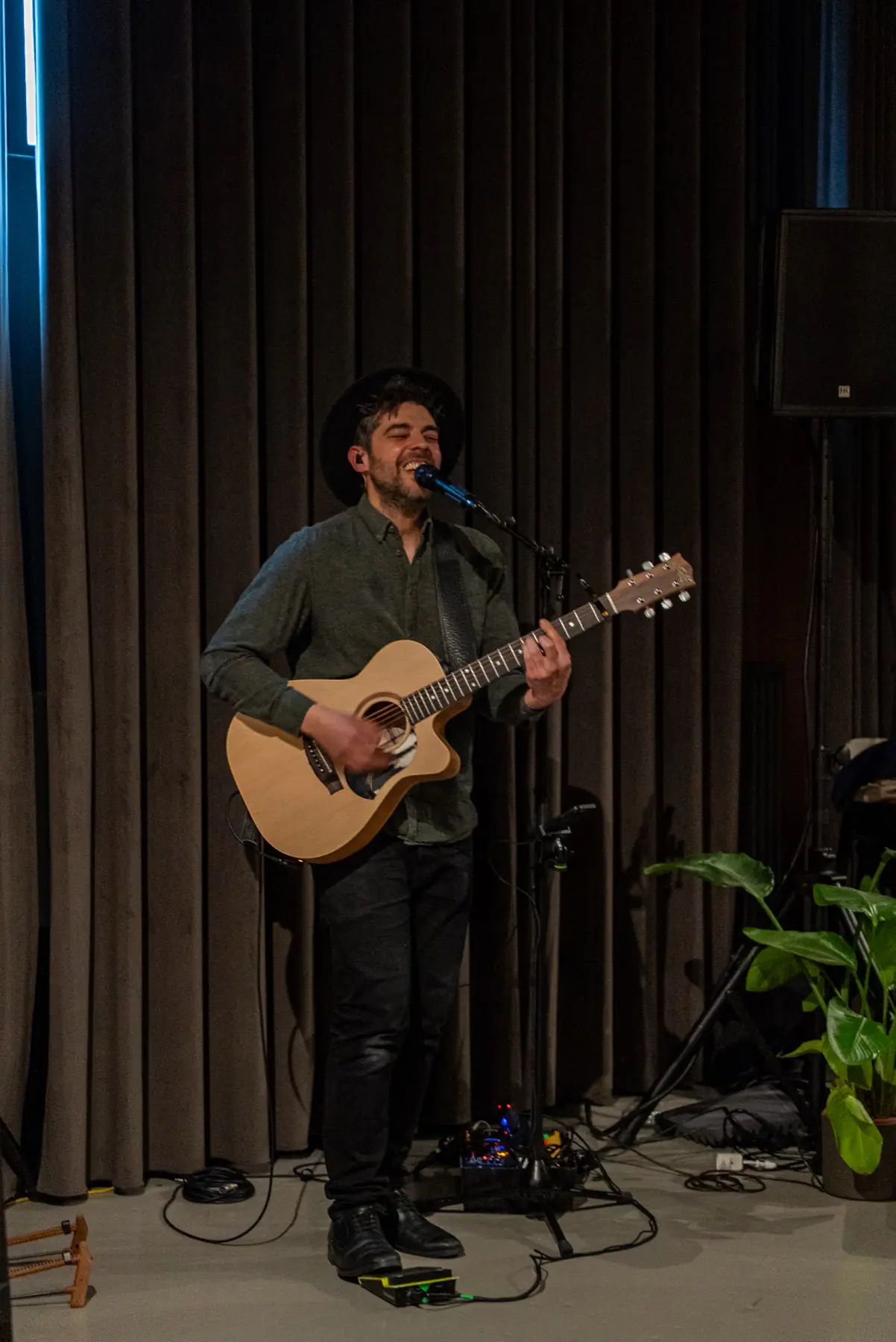 Livemusik på scenen hos EMBER